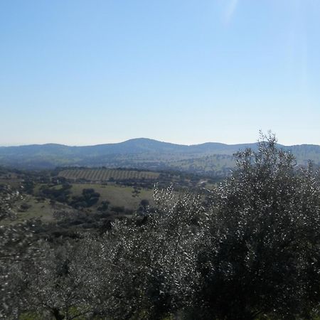 Apartamentos Rurales En Plena Sierra La Calera Eksteriør billede