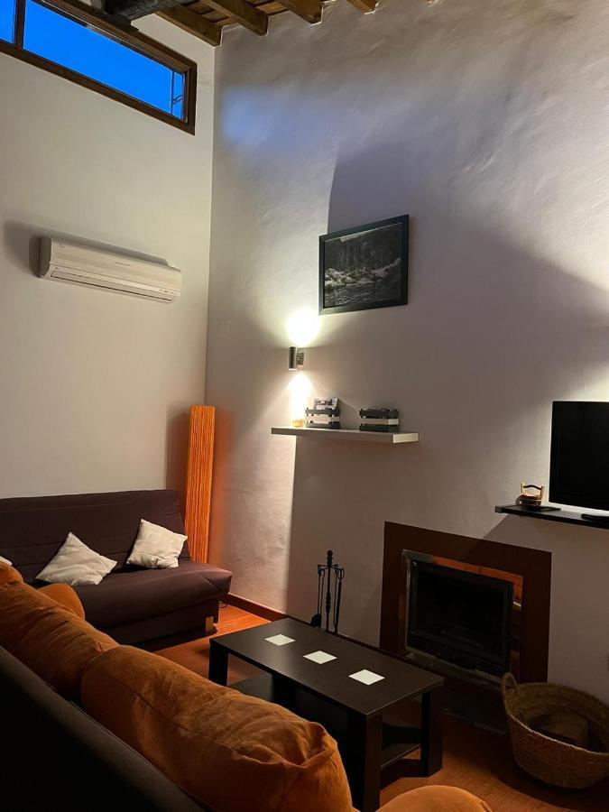 Apartamentos Rurales En Plena Sierra La Calera Eksteriør billede