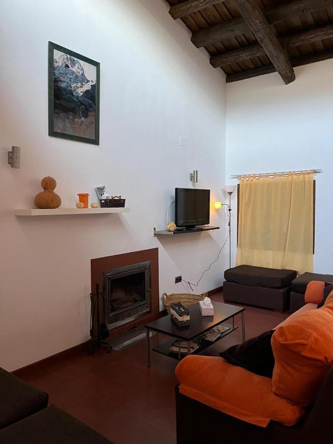 Apartamentos Rurales En Plena Sierra La Calera Eksteriør billede