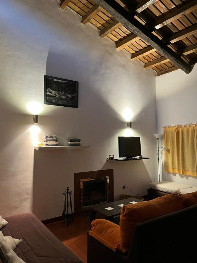 Apartamentos Rurales En Plena Sierra La Calera Eksteriør billede