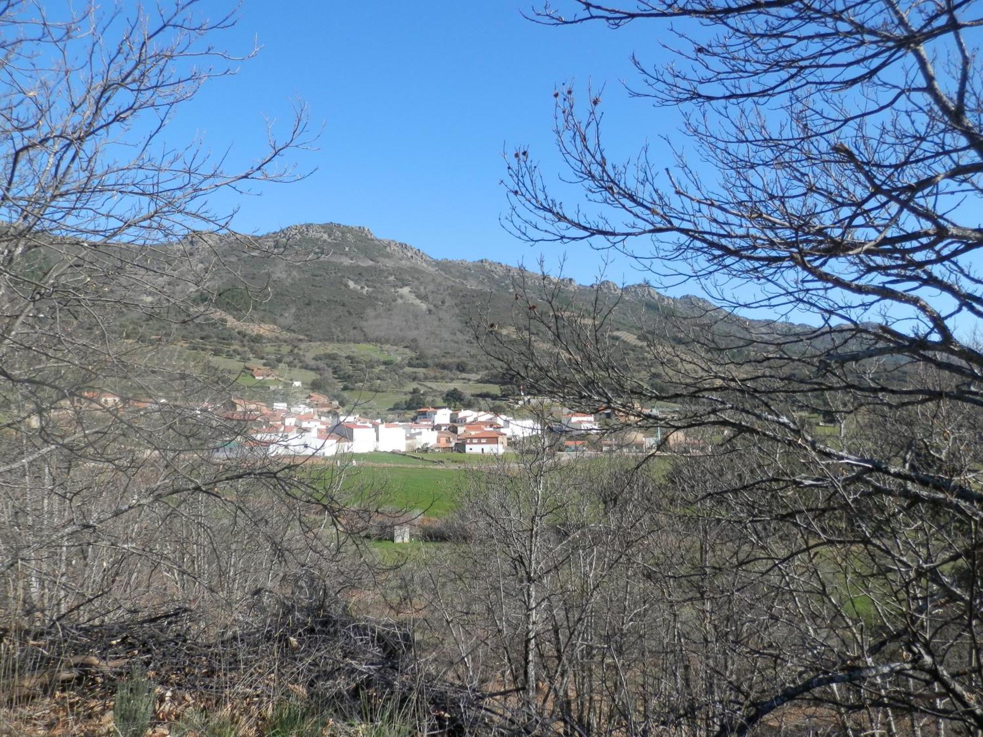 Apartamentos Rurales En Plena Sierra La Calera Eksteriør billede