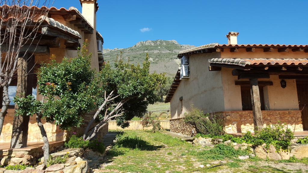 Apartamentos Rurales En Plena Sierra La Calera Eksteriør billede