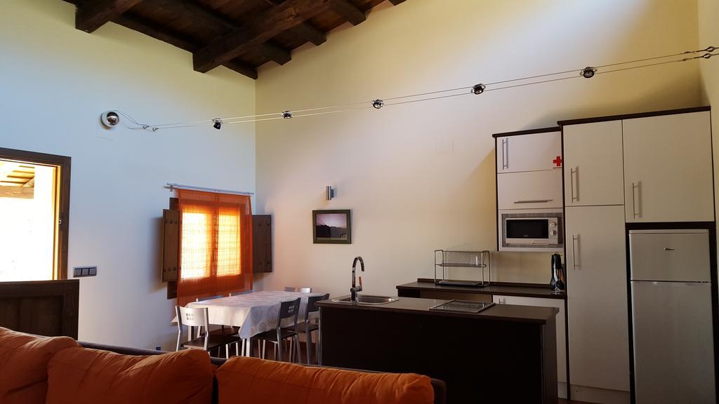 Apartamentos Rurales En Plena Sierra La Calera Eksteriør billede